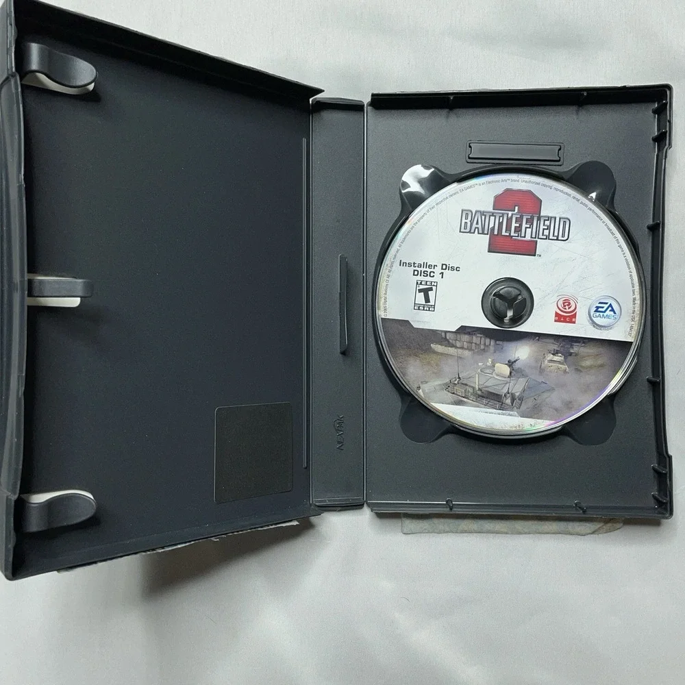 Battlefield 2 PC CD-ROM Game w/ Case 3-Disc Set EA Games 2005 No Manual Tested